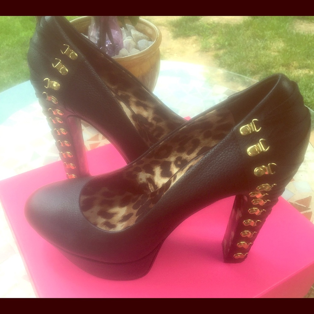Camille’s shoe $15 Buy 2 or more $10 size 10